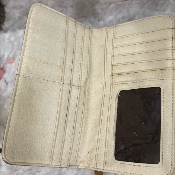 Michael Kors Gold Bag with Signature Monogram - Picture 8 of 12